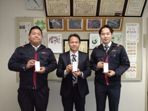 ニチガス西関東支店、新一年生に防犯ブザー寄贈