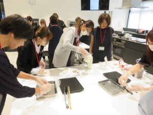 徳島県協、女性従業員向け勉強会を開催　ほっとラボ高松でガス機器体験
