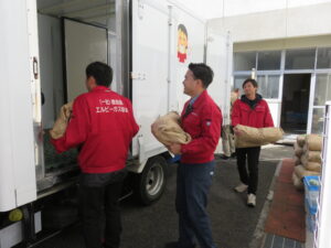 徳島県協青年部会、フードバンク事業４年目　支援物資仕分け作業にもボランティア参加