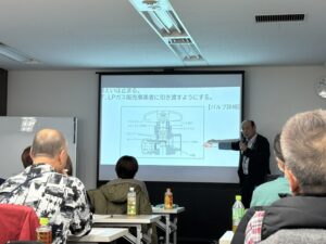 富士瓦斯　質量販売緊急時対応講習開始１年　主任講師の若菜氏インタビュー